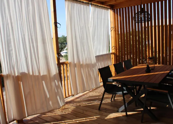 Mobile Max Campsite *